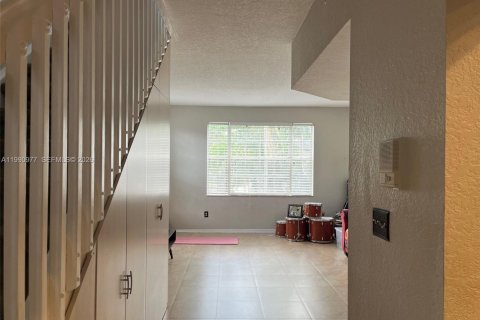 Adosado en alquiler en Sunrise, Florida, 3 dormitorios, 119.38 m2 № 2052179 - foto 11