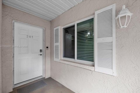 Купить кондоминиум в Нейплс, Флорида 3 спальни, 119.01м2, № 2020073 - фото 25