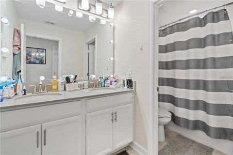 House in Orlando, Florida 5 bedrooms, 312.06 sq.m. № 2218809 - photo 28