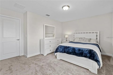 House in Orlando, Florida 5 bedrooms, 312.06 sq.m. № 2218809 - photo 15