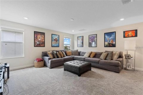 House in Orlando, Florida 5 bedrooms, 312.06 sq.m. № 2218809 - photo 11