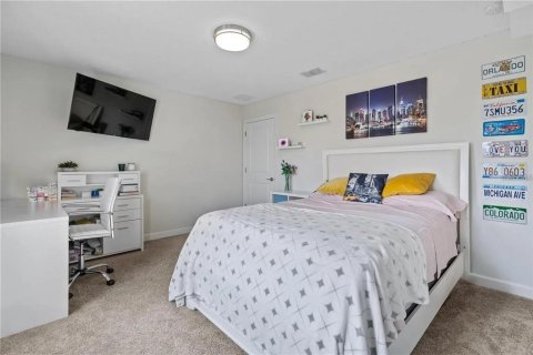 House in Orlando, Florida 5 bedrooms, 312.06 sq.m. № 2218809 - photo 22
