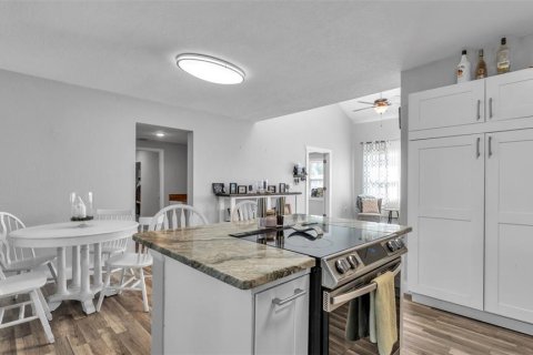 Villa ou maison à vendre à Lakeland, Floride: 4 chambres, 208.84 m2 № 2129312 - photo 8