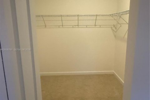 Touwnhouse à louer à Homestead, Floride: 3 chambres, 169.73 m2 № 2074229 - photo 10