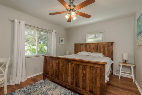 House in Clearwater, Florida 3 bedrooms, 100.33 sq.m. № 2227165 - photo 5