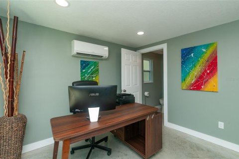 House in Clearwater, Florida 3 bedrooms, 100.33 sq.m. № 2227165 - photo 22