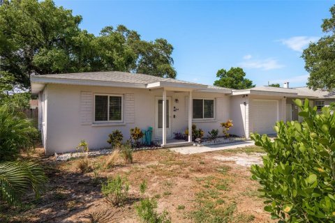 House in Clearwater, Florida 3 bedrooms, 100.33 sq.m. № 2227165 - photo 11