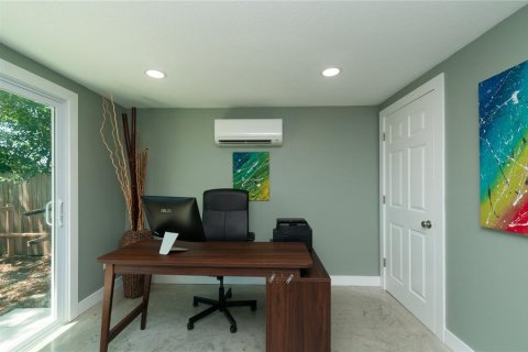 House in Clearwater, Florida 3 bedrooms, 100.33 sq.m. № 2227165 - photo 4