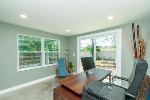 House in Clearwater, Florida 3 bedrooms, 100.33 sq.m. № 2227165 - photo 23