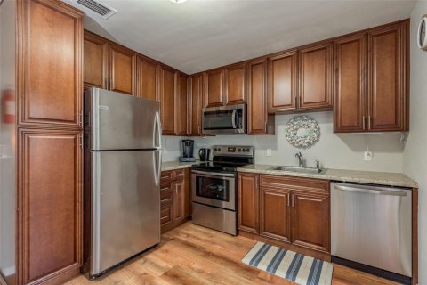 House in Clearwater, Florida 3 bedrooms, 100.33 sq.m. № 2227165 - photo 3