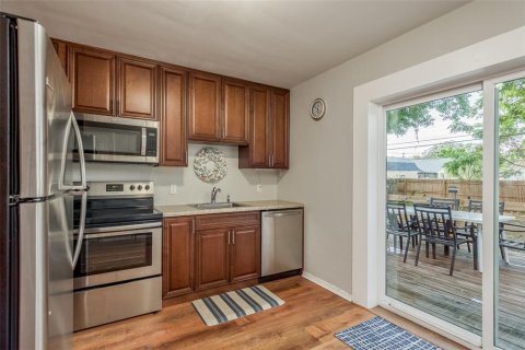 House in Clearwater, Florida 3 bedrooms, 100.33 sq.m. № 2227165 - photo 19