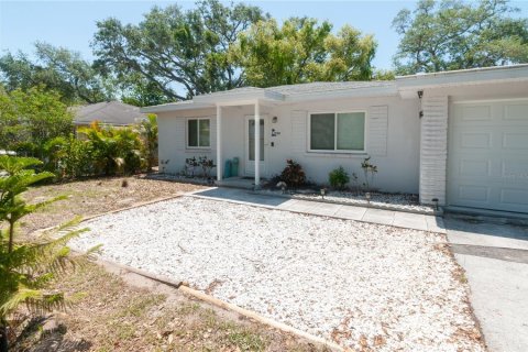 House in Clearwater, Florida 3 bedrooms, 100.33 sq.m. № 2227165 - photo 13