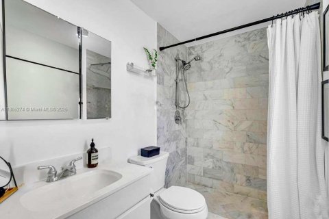 Copropriété à vendre à Miami Beach, Floride: 2 chambres, 82.68 m2 № 1943576 - photo 10