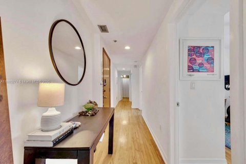 Copropriété à vendre à Miami Beach, Floride: 2 chambres, 82.68 m2 № 1943576 - photo 8