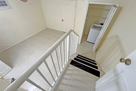 Casa en alquiler en Cutler Bay, Florida, 3 dormitorios, 187.38 m2 № 1993815 - foto 14