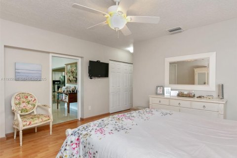 Casa en alquiler en Cutler Bay, Florida, 3 dormitorios, 187.38 m2 № 1993815 - foto 9