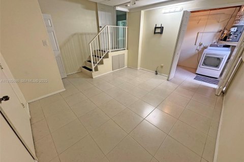 Casa en alquiler en Cutler Bay, Florida, 3 dormitorios, 187.38 m2 № 1993815 - foto 15
