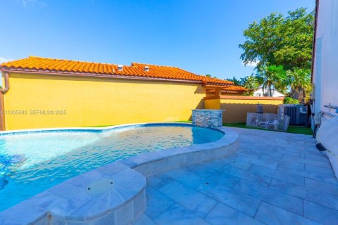 Casa en alquiler en Hialeah, Florida, 3 dormitorios, 112.5 m2 № 1993711 - foto 7