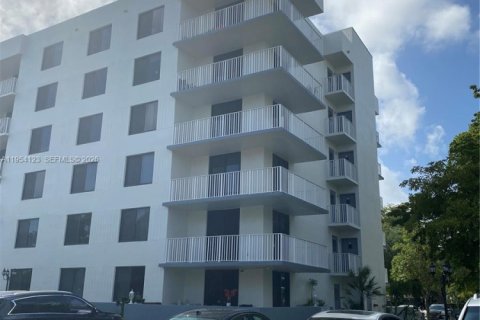 Copropriété à louer à Hollywood, Floride: 2 chambres, 102.19 m2 № 2010033 - photo 5