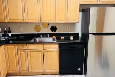 Copropriété à louer à Hollywood, Floride: 2 chambres, 102.19 m2 № 2010033 - photo 13