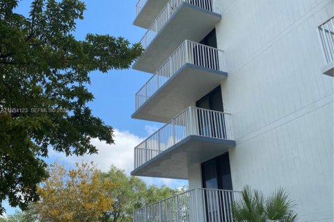 Copropriété à louer à Hollywood, Floride: 2 chambres, 102.19 m2 № 2010033 - photo 6