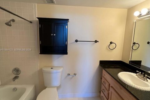 Copropriété à louer à Hollywood, Floride: 2 chambres, 102.19 m2 № 2010033 - photo 26