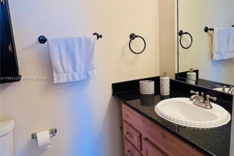 Copropriété à louer à Hollywood, Floride: 2 chambres, 102.19 m2 № 2010033 - photo 24