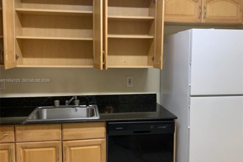 Copropriété à louer à Hollywood, Floride: 2 chambres, 102.19 m2 № 2010033 - photo 14