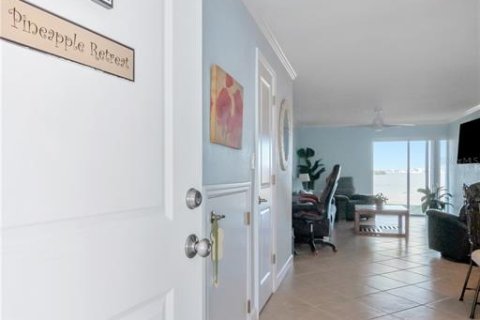 Condo in Dunedin, Florida, 2 bedrooms № 2166888 - photo 9