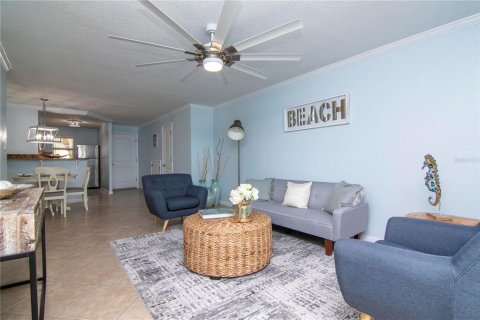 Condo in Dunedin, Florida, 2 bedrooms № 2166888 - photo 15