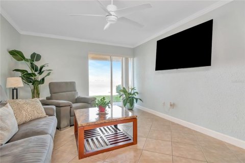 Condo in Dunedin, Florida, 2 bedrooms № 2166888 - photo 19