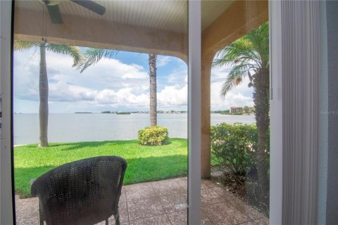 Condo in Dunedin, Florida, 2 bedrooms № 2166888 - photo 24
