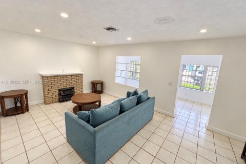 Casa en venta en Homestead, Florida, 3 dormitorios, 139.45 m2 № 2422168 - foto 10