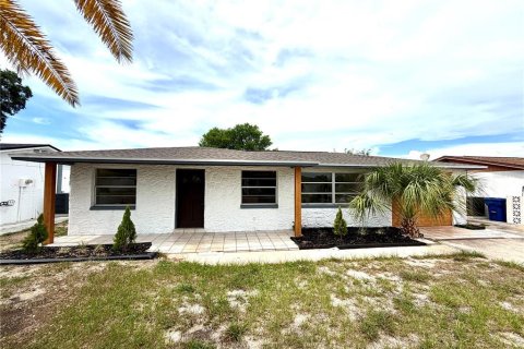 Casa en Holiday, Florida 4 dormitorios, 206.8 m2 № 2196352
