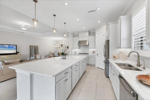 House in Bradenton, Florida 4 bedrooms, 235.6 sq.m. № 1910820 - photo 13