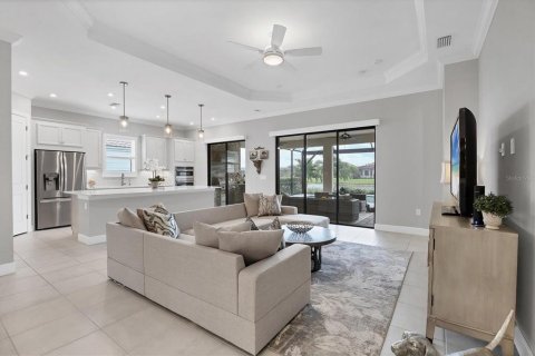 House in Bradenton, Florida 4 bedrooms, 235.6 sq.m. № 1910820 - photo 6