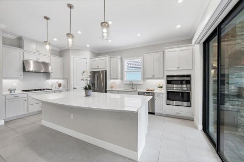 House in Bradenton, Florida 4 bedrooms, 235.6 sq.m. № 1910820 - photo 10