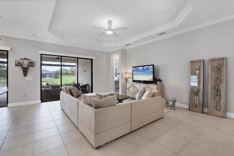 House in Bradenton, Florida 4 bedrooms, 235.6 sq.m. № 1910820 - photo 5