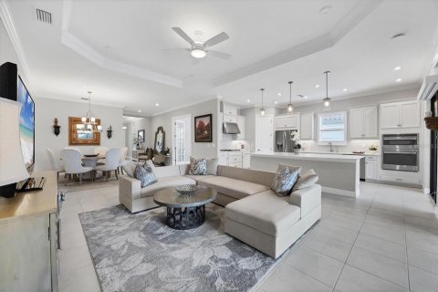 House in Bradenton, Florida 4 bedrooms, 235.6 sq.m. № 1910820 - photo 8