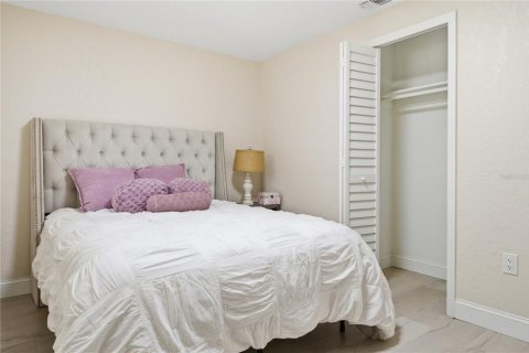 Casa en alquiler en New Port Richey, Florida, 3 dormitorios, 92.9 m2 № 2148552 - foto 13