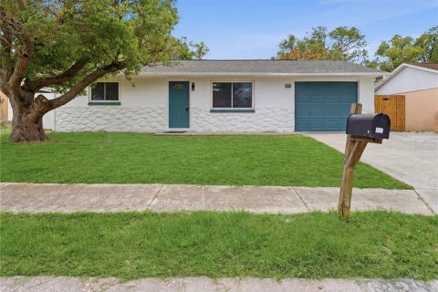 Casa en New Port Richey, Florida 3 dormitorios, 92.9 m2 № 2148552