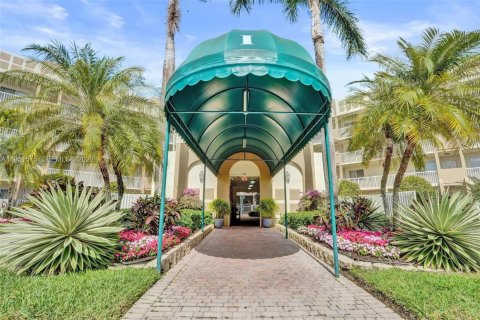 Condo in Tamarac, Florida, 2 bedrooms  № 2008675