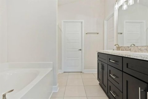 House in Palm Coast, Florida 3 bedrooms, 141.49 sq.m. № 2208173 - photo 14