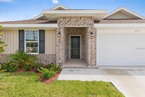 House in Palm Coast, Florida 3 bedrooms, 141.49 sq.m. № 2208173 - photo 2