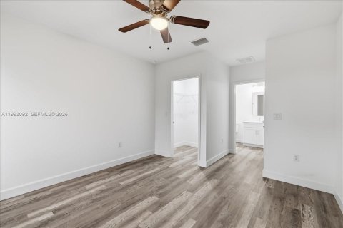 Immobilier commercial à vendre à Port Charlotte, Floride: 106.93 m2 № 2067042 - photo 10