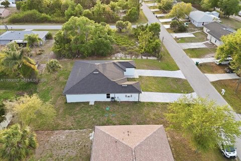 Immobilier commercial à vendre à Port Charlotte, Floride: 106.93 m2 № 2067042 - photo 27