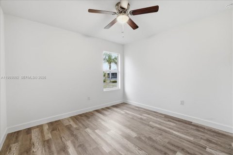 Immobilier commercial à vendre à Port Charlotte, Floride: 106.93 m2 № 2067042 - photo 15