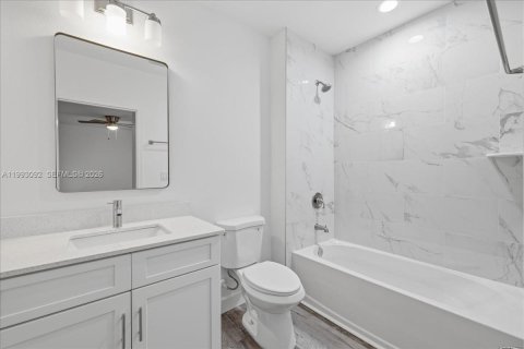 Immobilier commercial à vendre à Port Charlotte, Floride: 106.93 m2 № 2067042 - photo 26