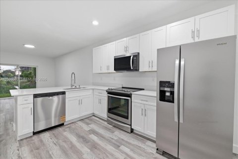 Immobilier commercial à vendre à Port Charlotte, Floride: 106.93 m2 № 2067042 - photo 20