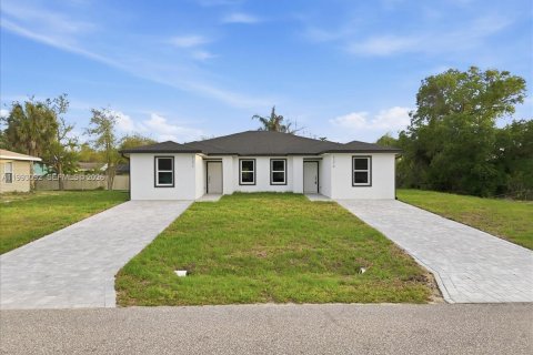 Immobilier commercial à vendre à Port Charlotte, Floride: 106.93 m2 № 2067042 - photo 25